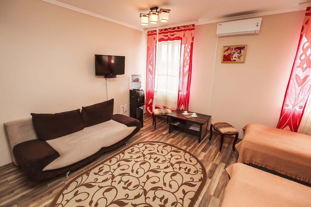Slavyanskaya Hata Hotel Baranoviçi Dış mekan fotoğraf