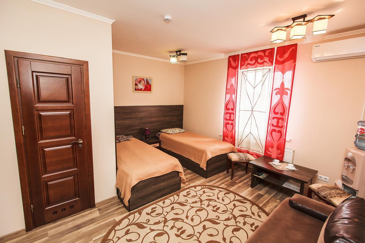 Slavyanskaya Hata Hotel Baranoviçi Dış mekan fotoğraf