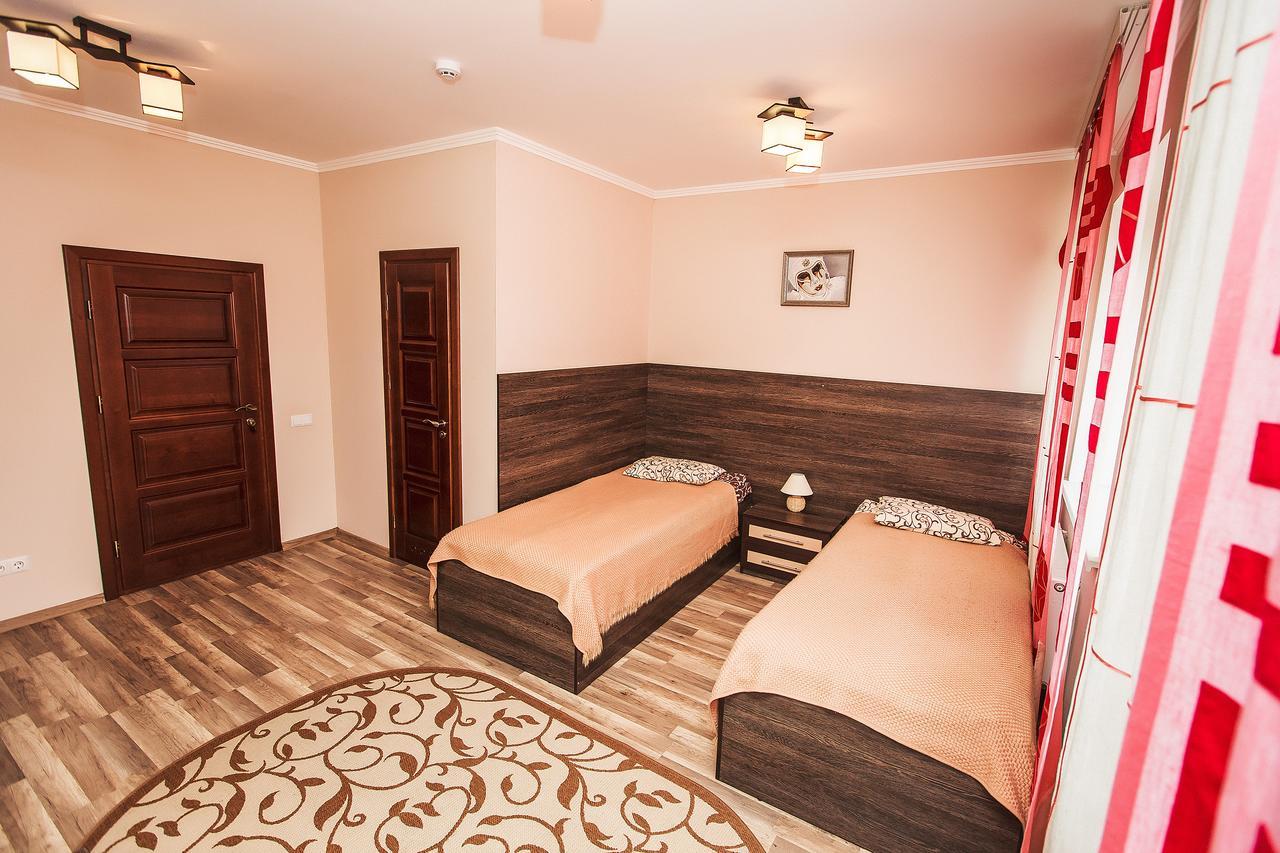 Slavyanskaya Hata Hotel Baranoviçi Dış mekan fotoğraf