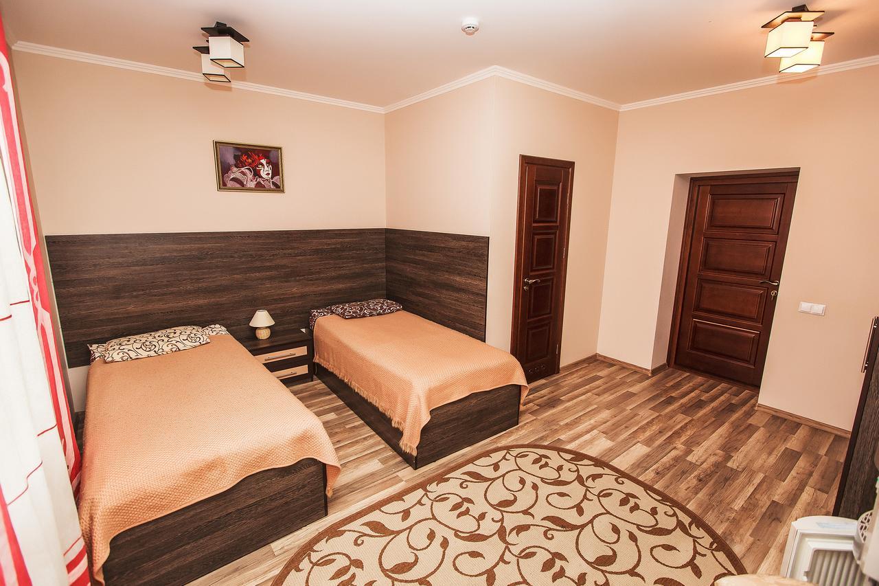 Slavyanskaya Hata Hotel Baranoviçi Dış mekan fotoğraf