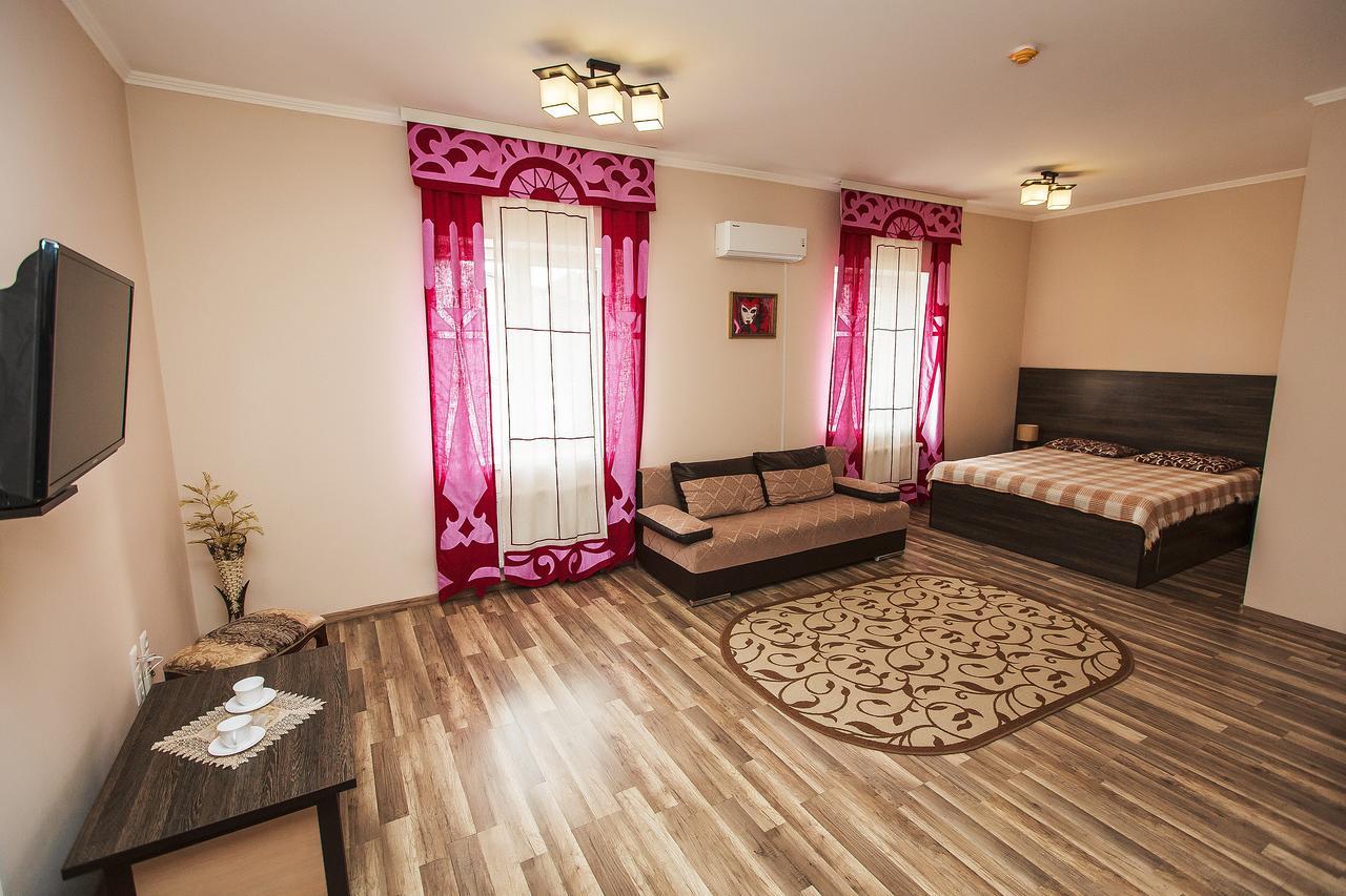 Slavyanskaya Hata Hotel Baranoviçi Dış mekan fotoğraf
