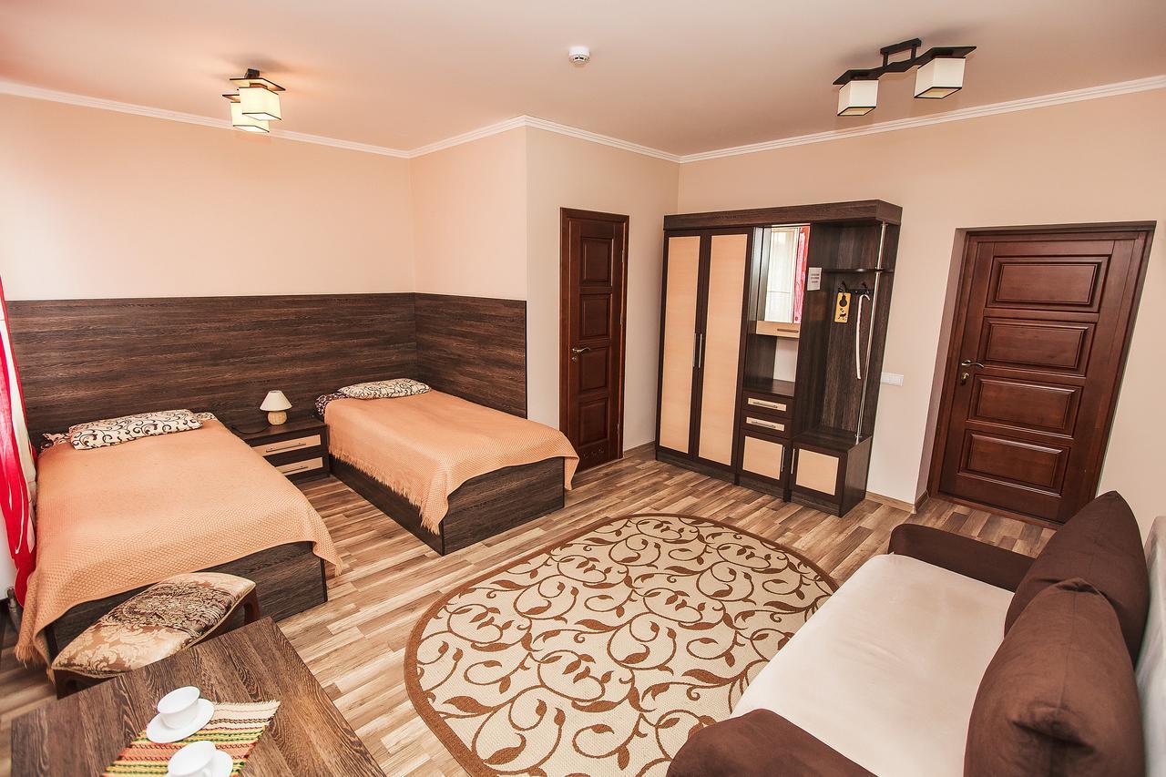 Slavyanskaya Hata Hotel Baranoviçi Dış mekan fotoğraf