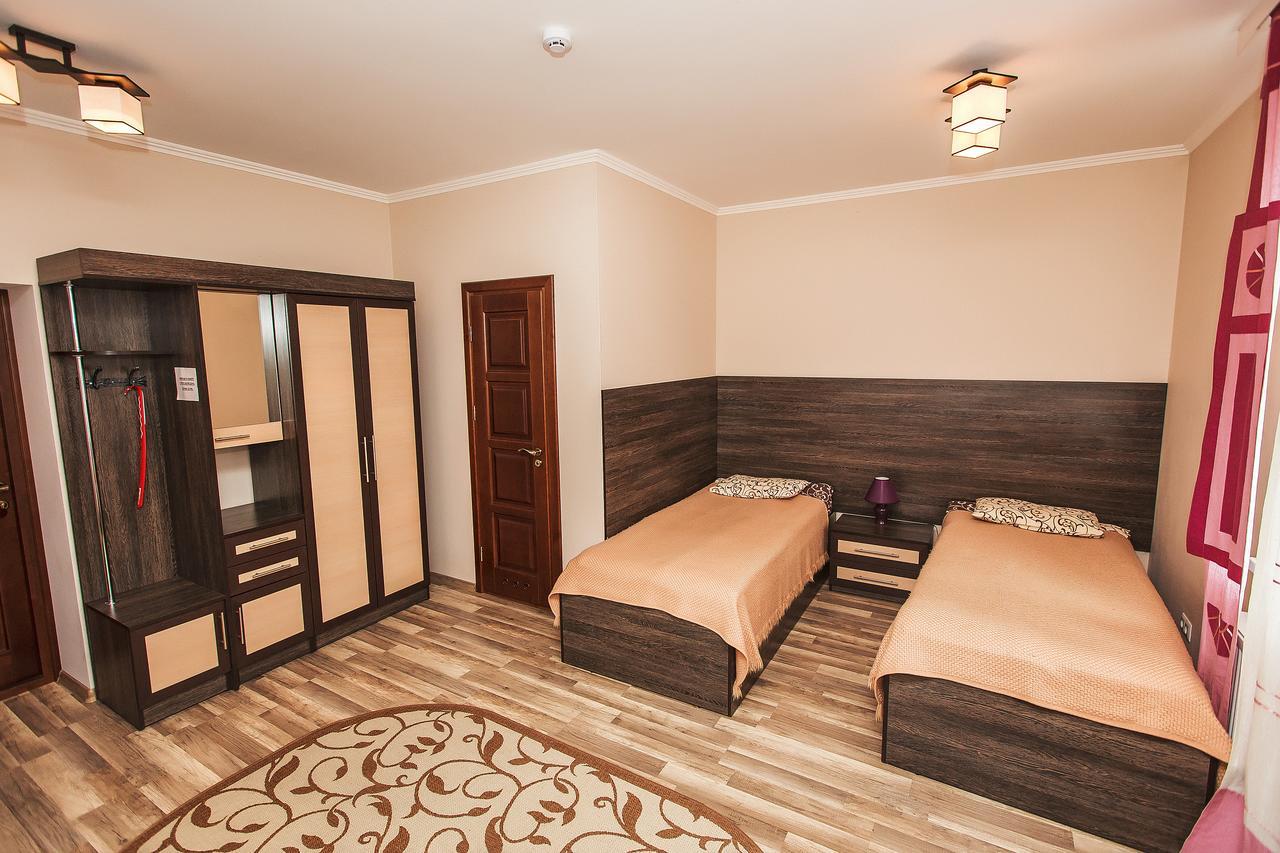 Slavyanskaya Hata Hotel Baranoviçi Dış mekan fotoğraf
