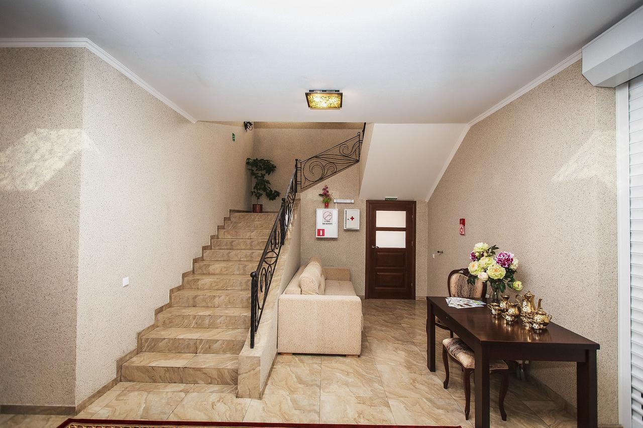 Slavyanskaya Hata Hotel Baranoviçi Dış mekan fotoğraf