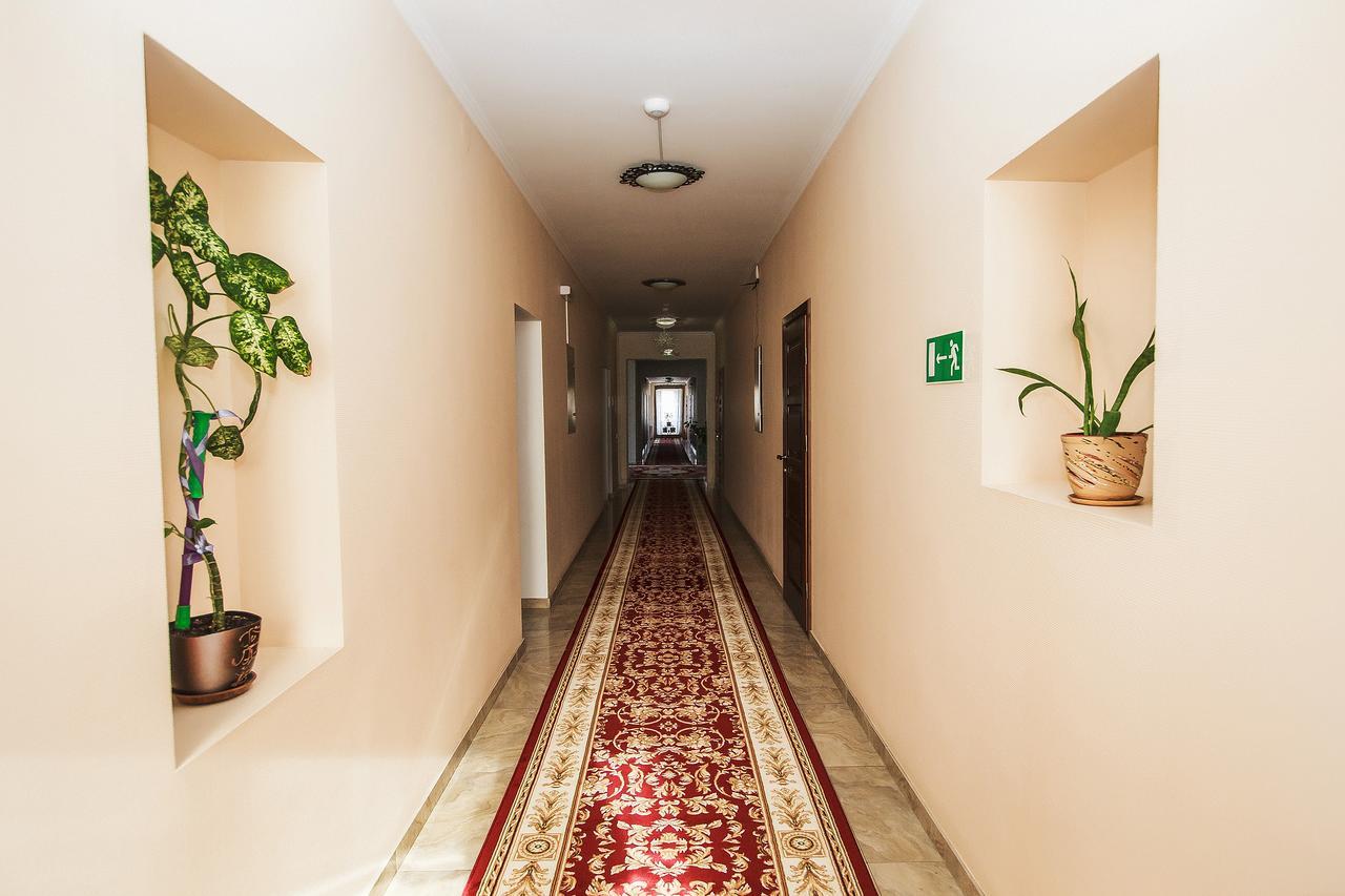 Slavyanskaya Hata Hotel Baranoviçi Dış mekan fotoğraf