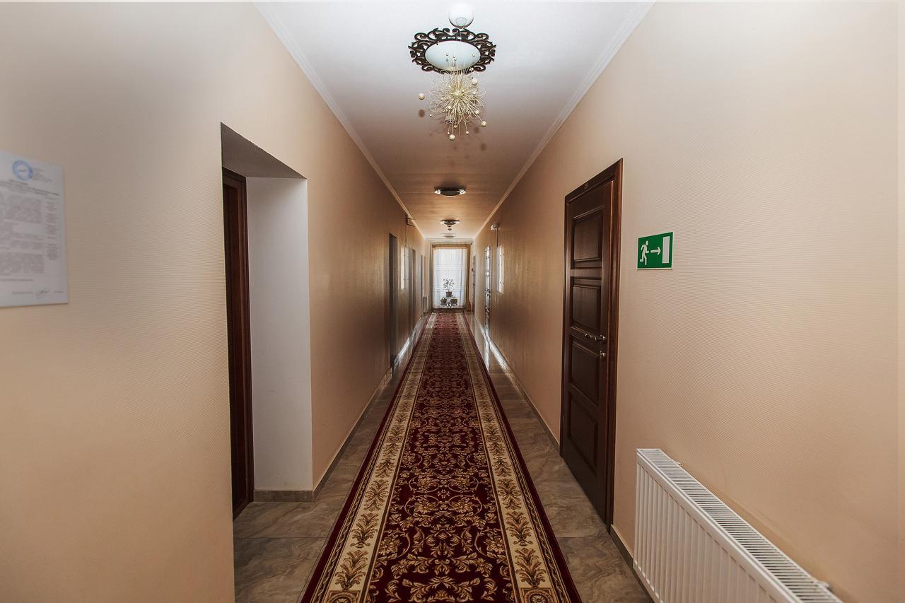 Slavyanskaya Hata Hotel Baranoviçi Dış mekan fotoğraf
