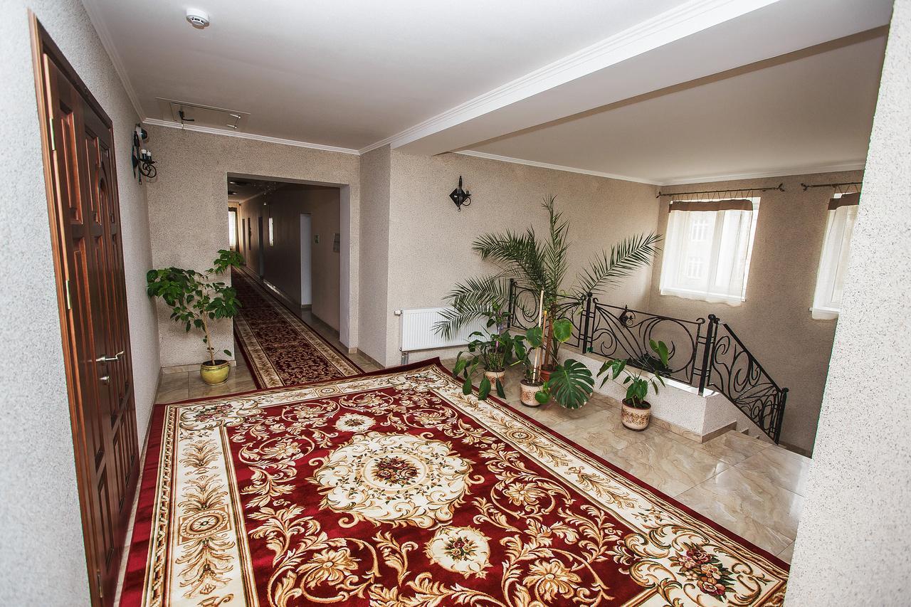 Slavyanskaya Hata Hotel Baranoviçi Dış mekan fotoğraf